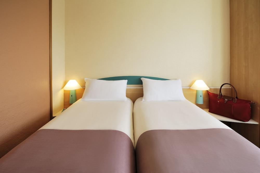 Ibis Charleroi Centre Gare Hotel Exterior photo