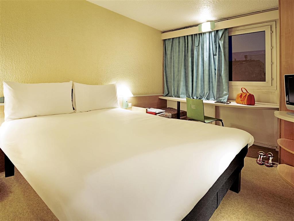Ibis Charleroi Centre Gare Hotel Exterior photo