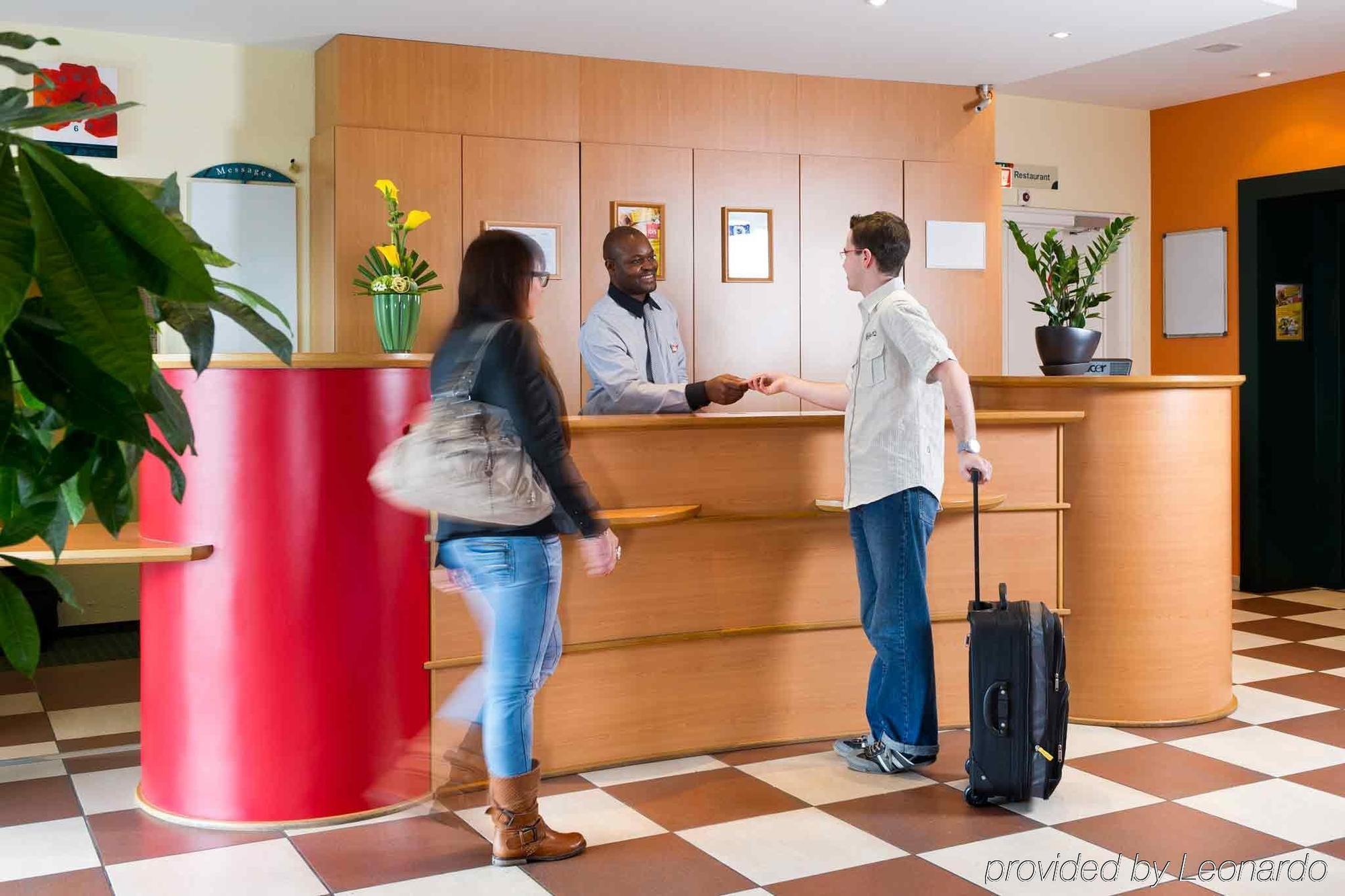 Ibis Charleroi Centre Gare Hotel Exterior photo