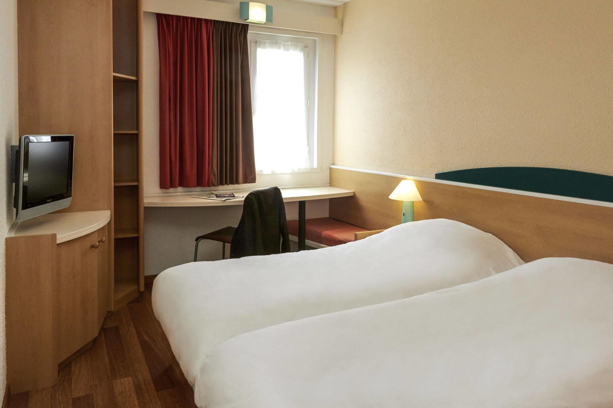 Ibis Charleroi Centre Gare Hotel Exterior photo